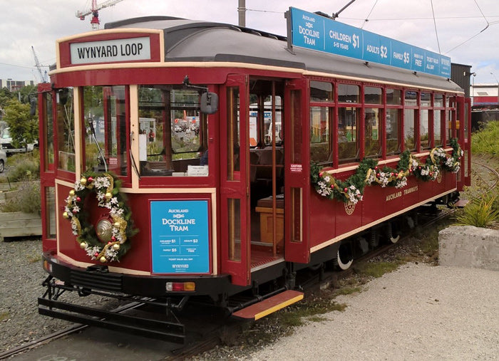 Christmas Wreaths & Garlands