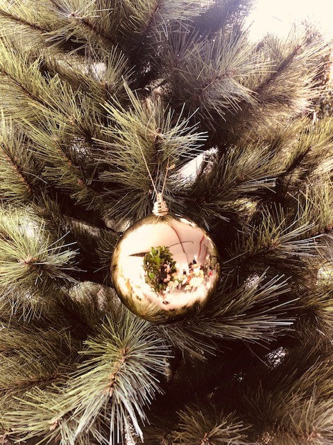 Extra large 10cm gold Christmas decoration