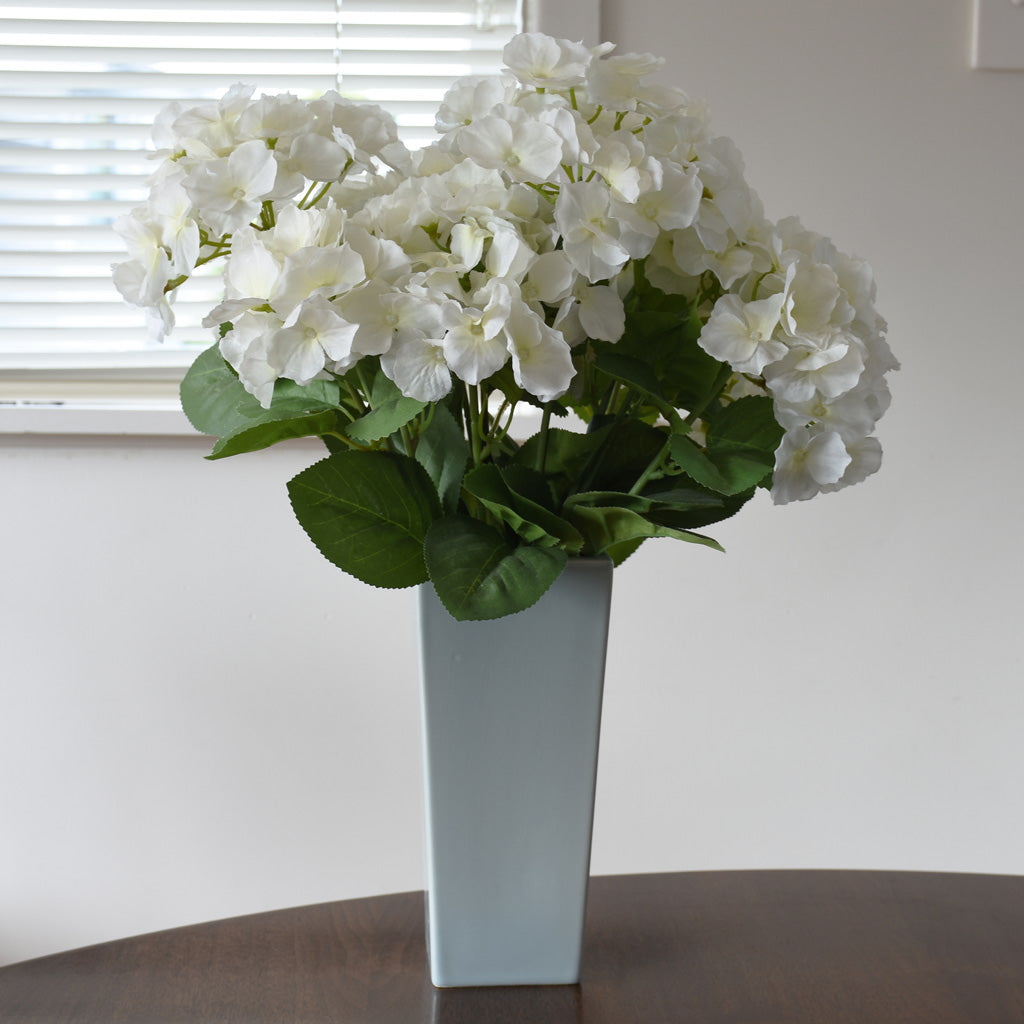 Hydrangea Bunch - Cambridge variety - White