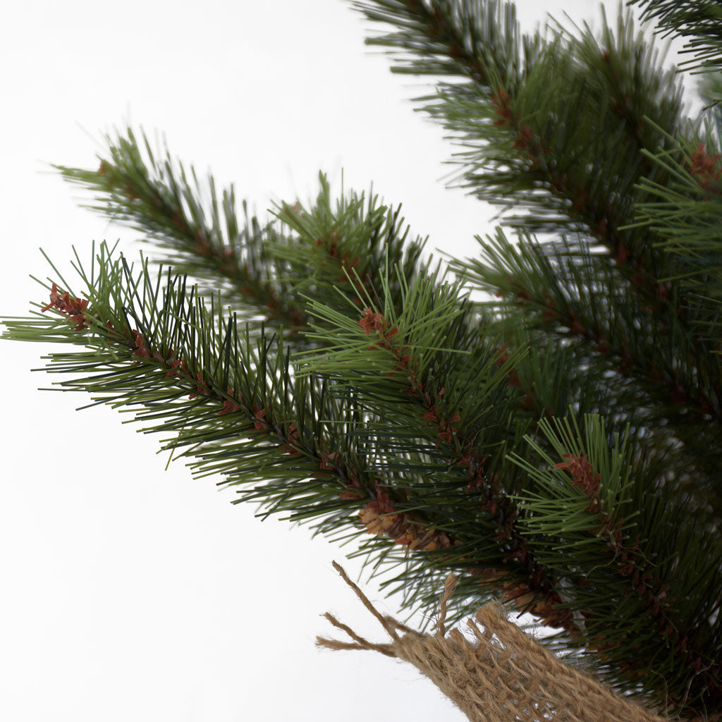 Small display Christmas Tree from ChristmasTreasures.co.nz